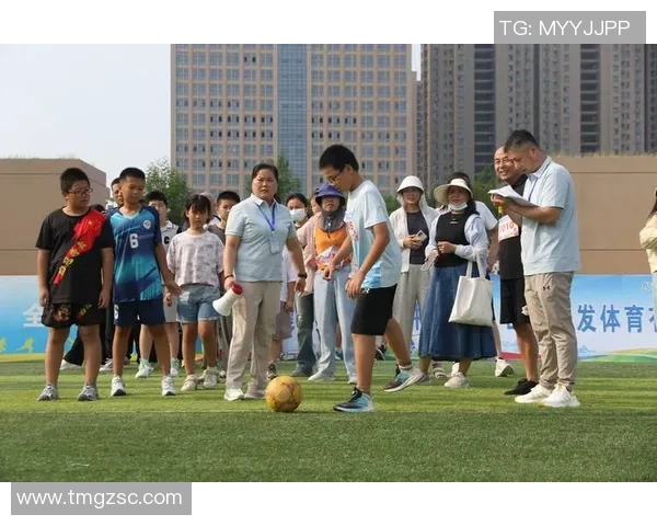 澳口足球：探索这项运动如何在社区中促进团结与友谊的力量